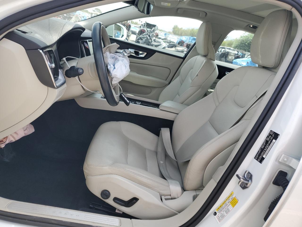 2020 VOLVO S60