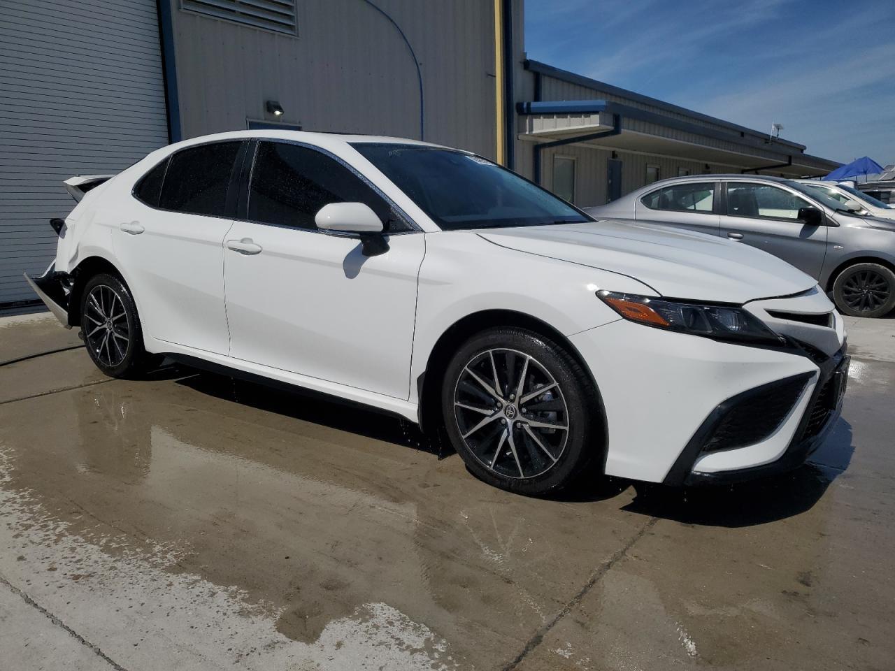 2024 TOYOTA CAMRY