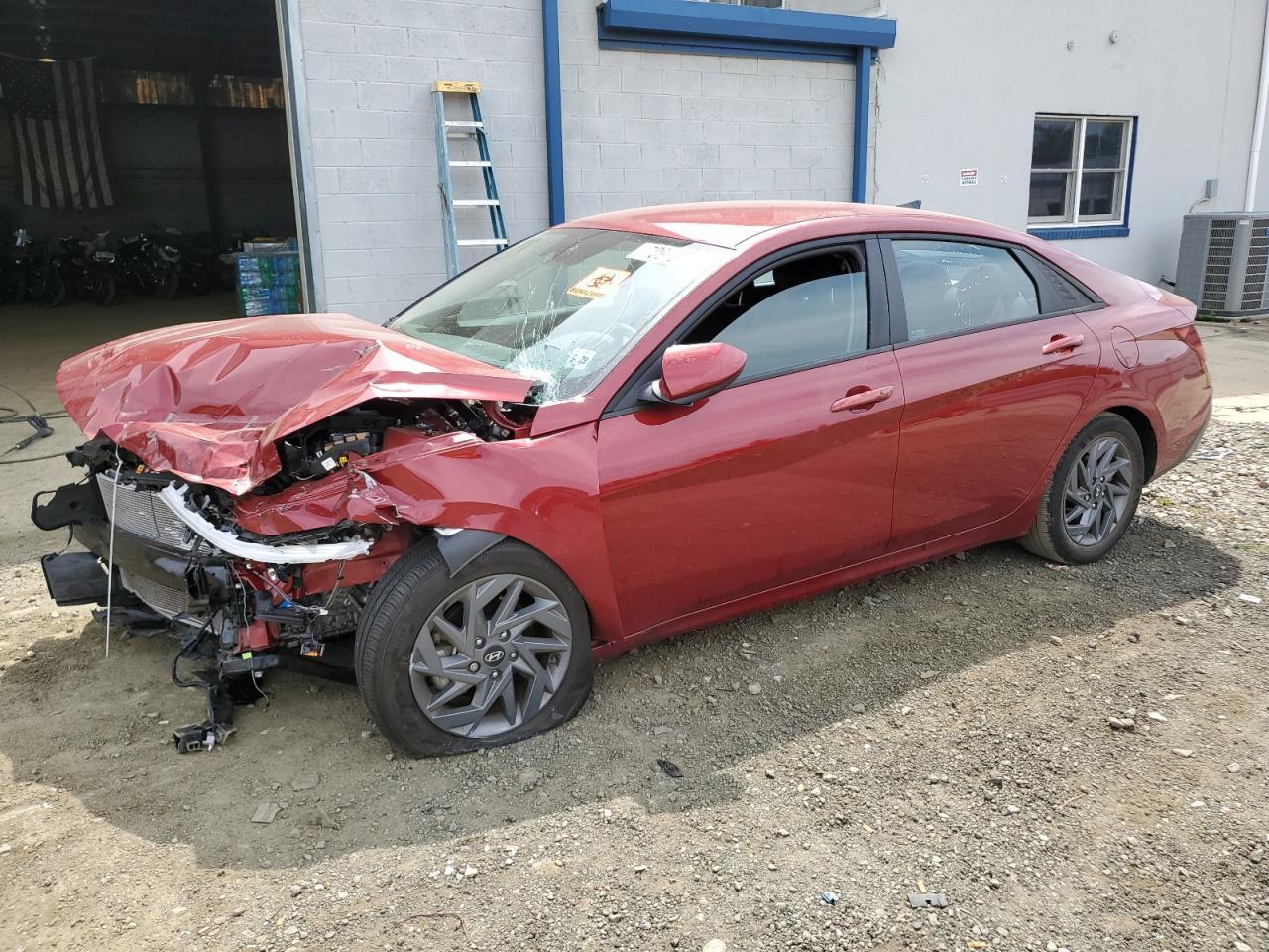 2024 HYUNDAI ELANTRA