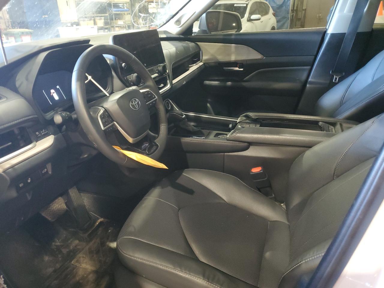 2024 TOYOTA HIGHLANDER