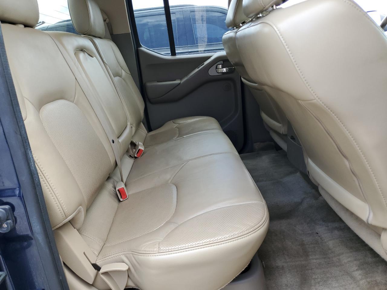 2011 NISSAN Frontier