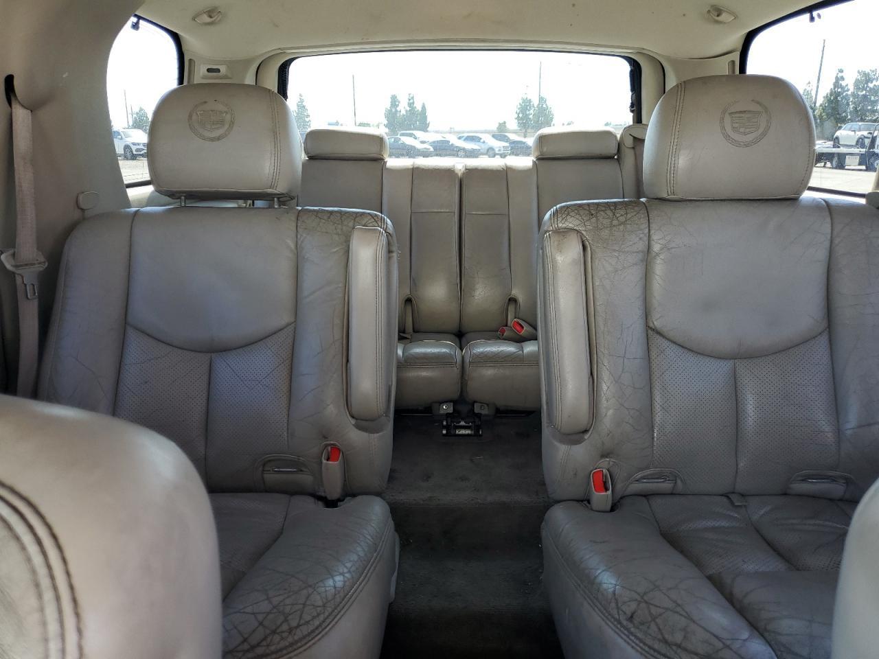 2004 CADILLAC ESCALADE