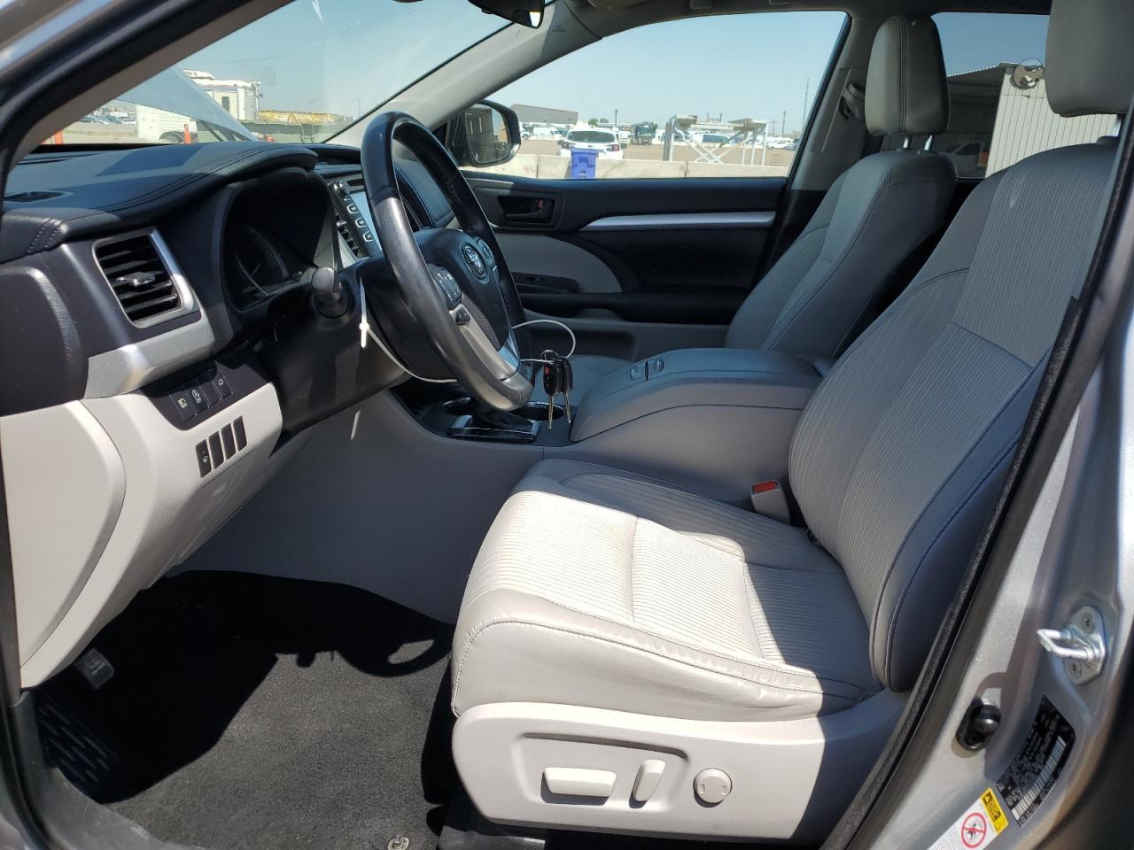 2017 TOYOTA HIGHLANDER