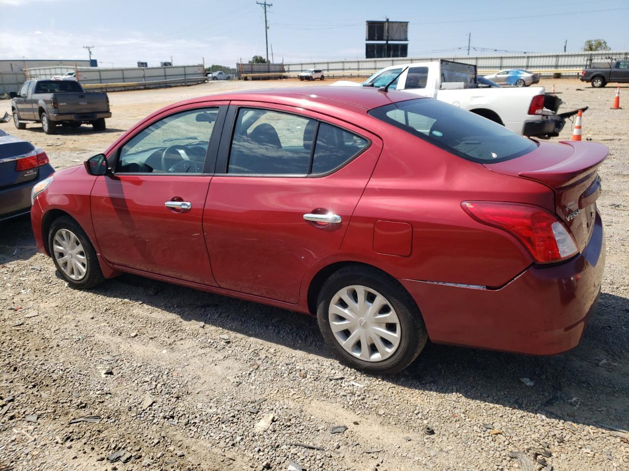2015 NISSAN VERSA
