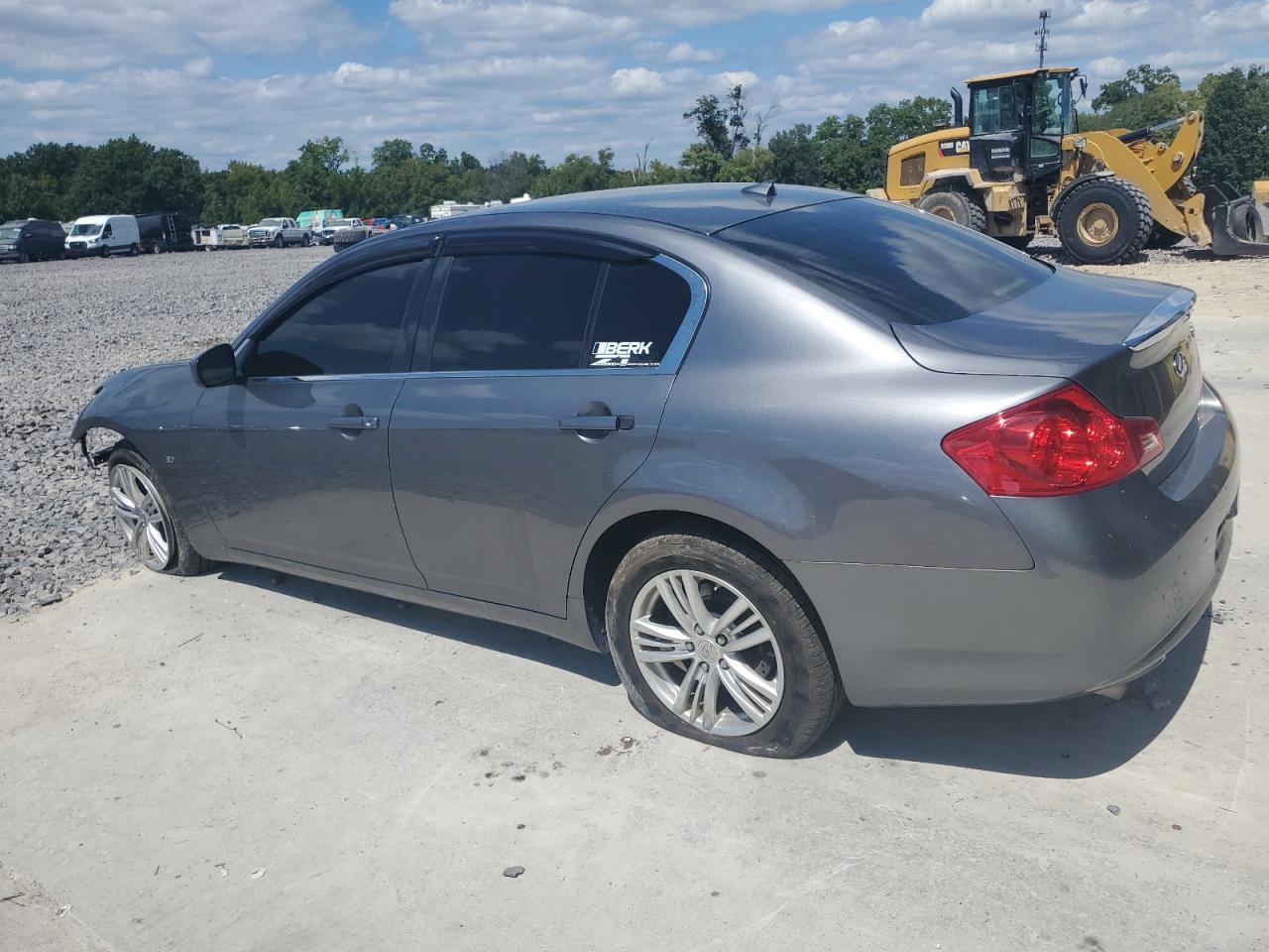 2015 INFINITI Q40