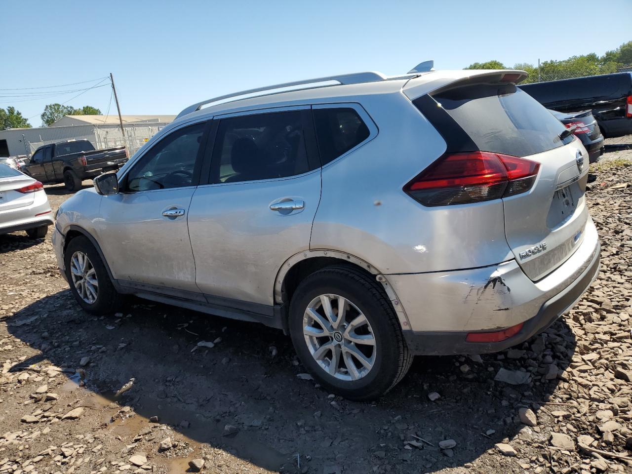 2017 NISSAN ROGUE