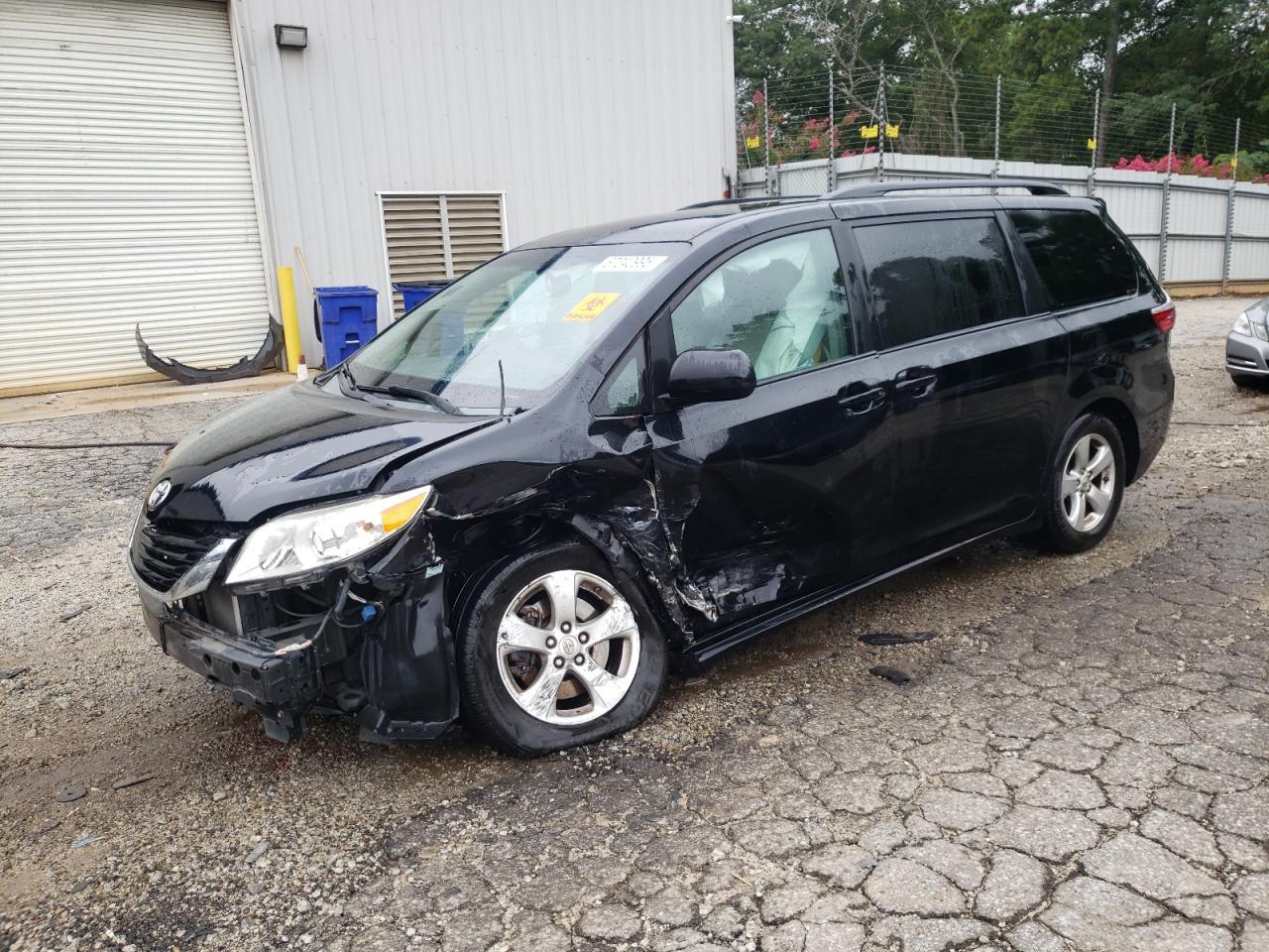2015 TOYOTA SIENNA