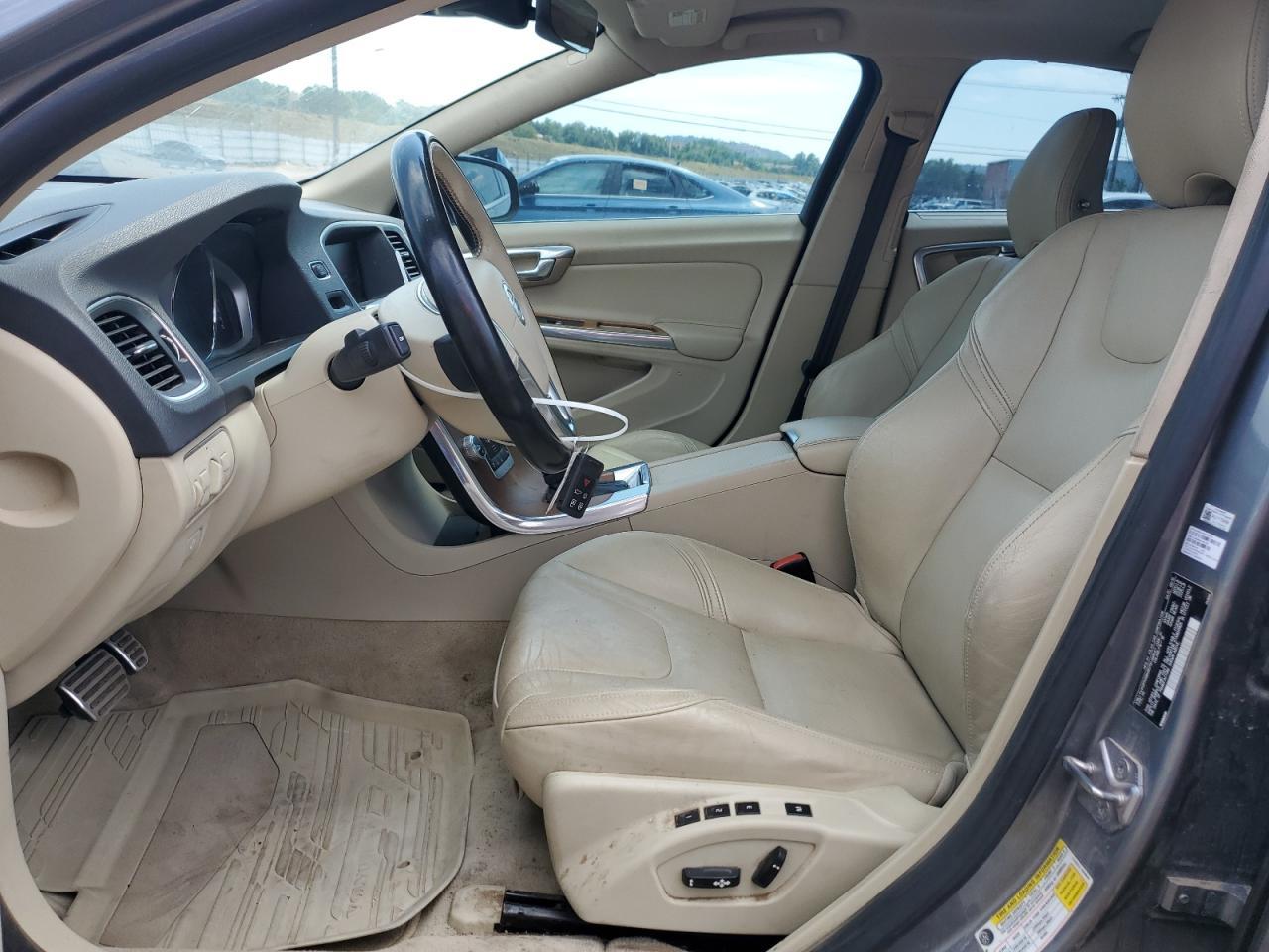 2016 VOLVO S60