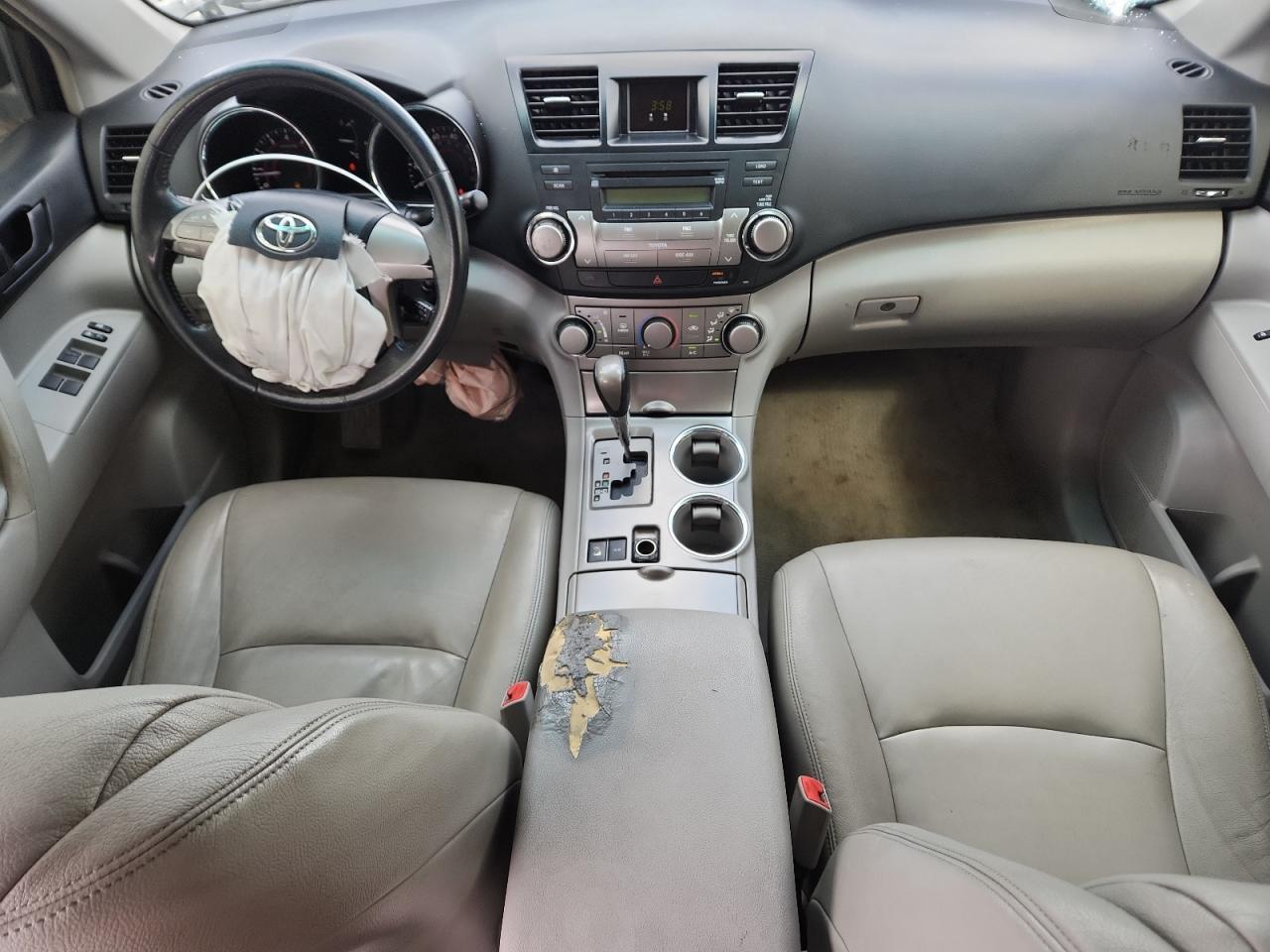 2010 TOYOTA HIGHLANDER