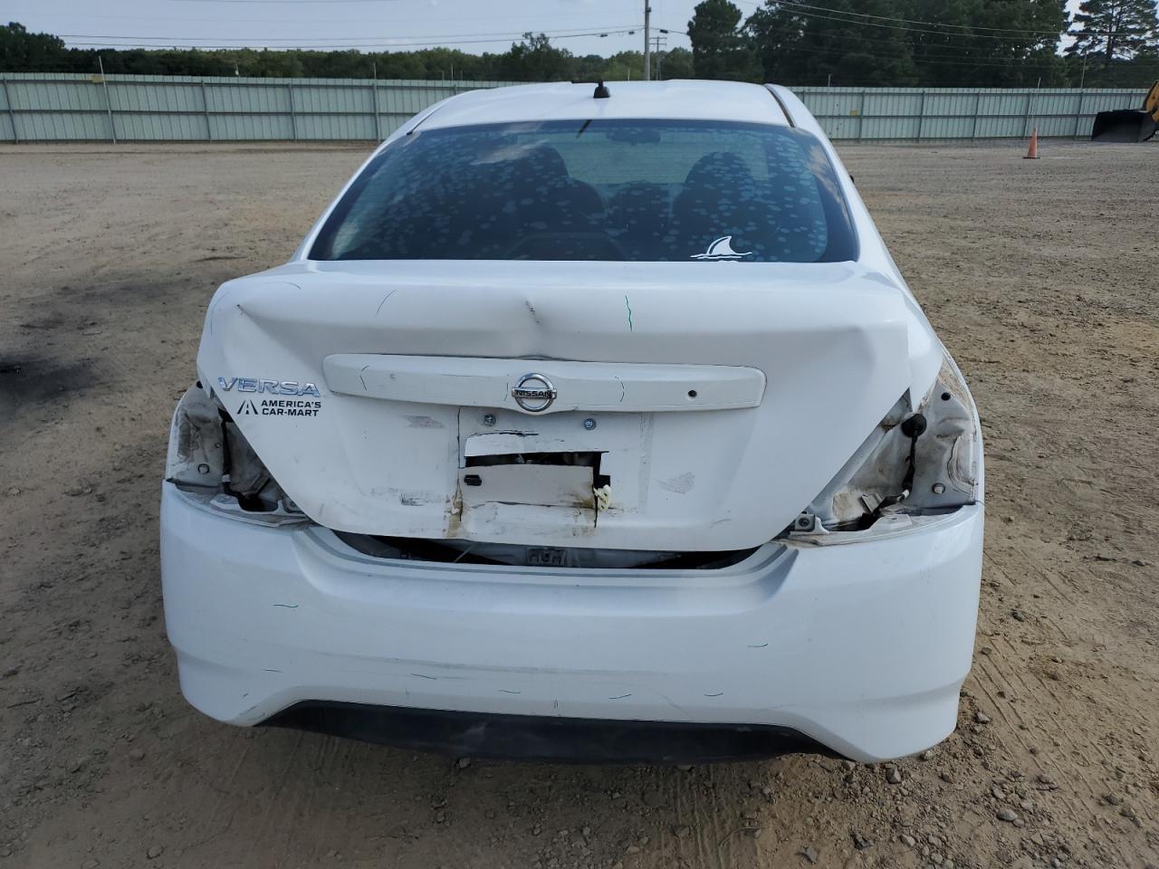 2017 NISSAN VERSA