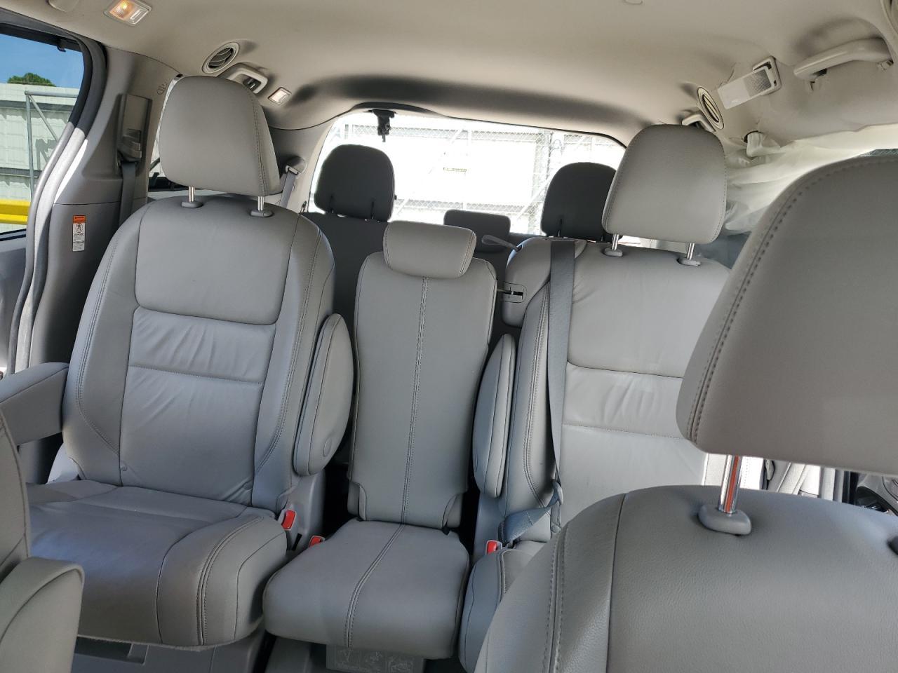 2018 TOYOTA SIENNA