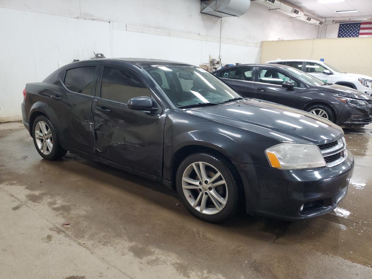 2013 DODGE Avenger