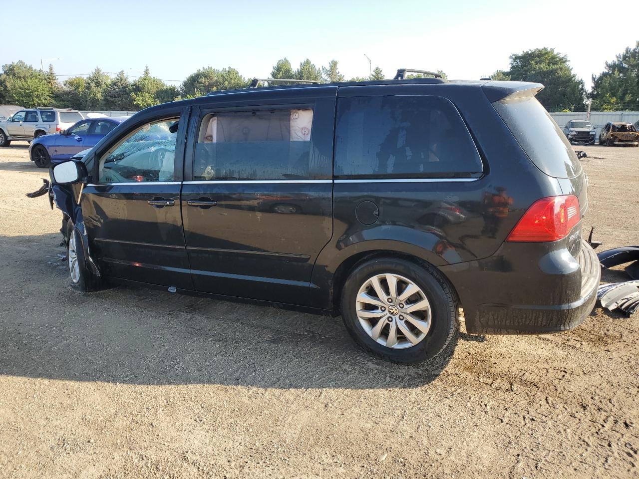 2013 VOLKSWAGEN Routan