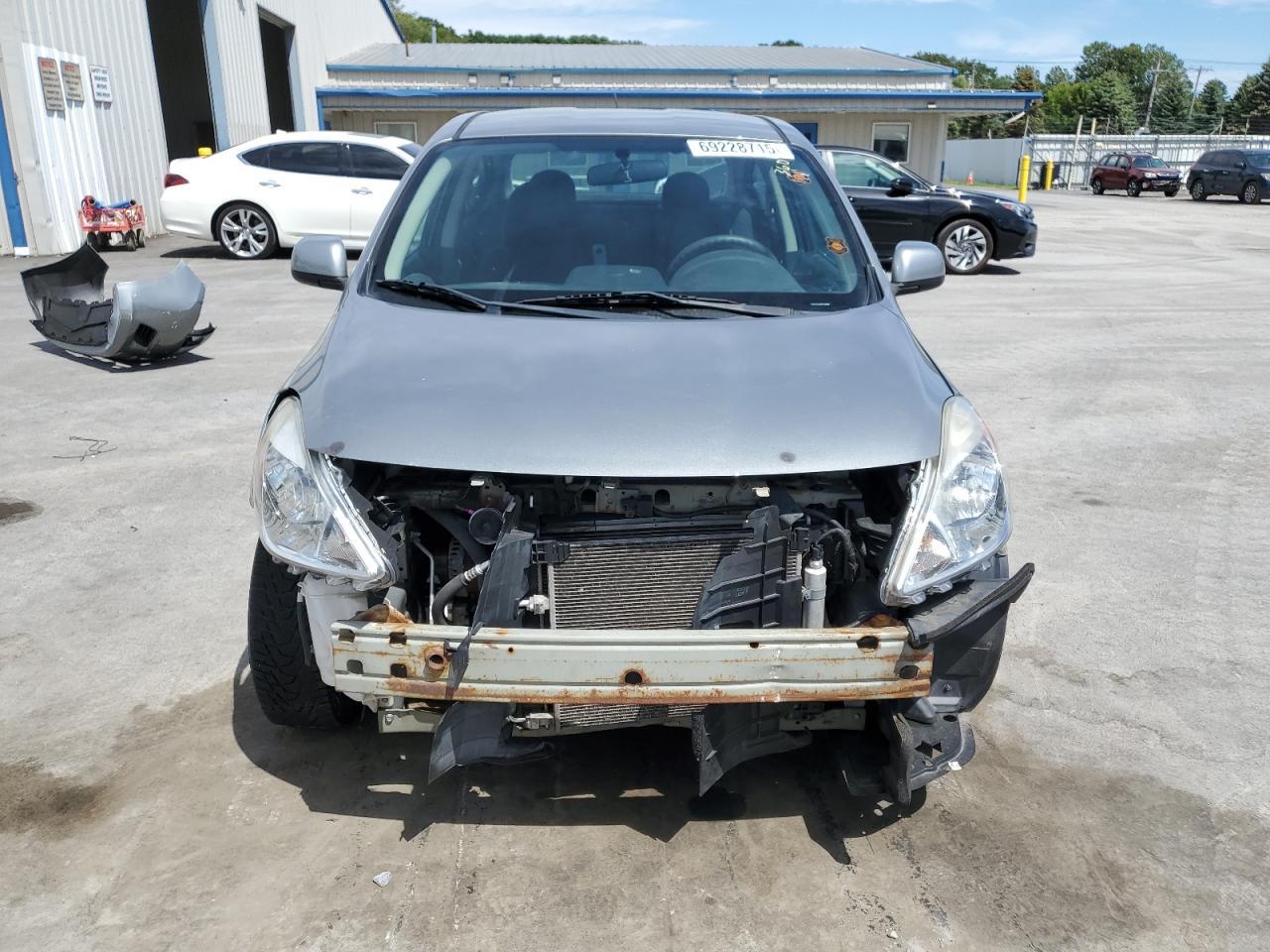 2013 NISSAN VERSA