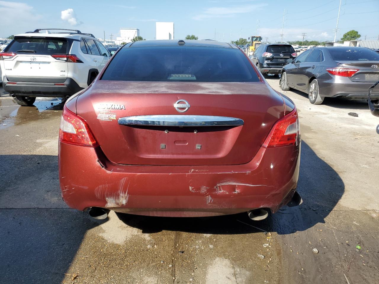 2010 NISSAN Maxima