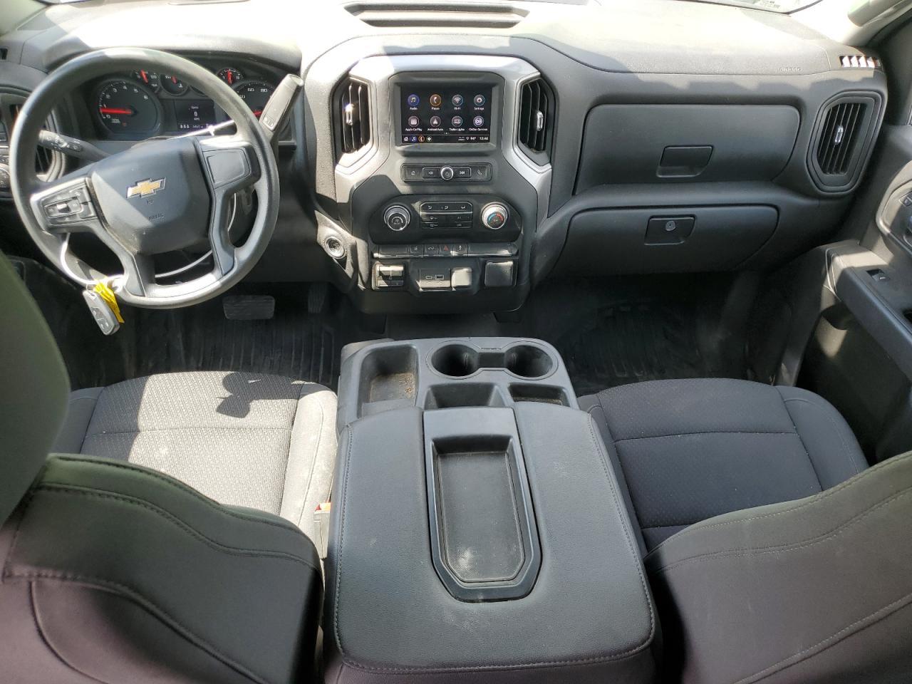 2024 CHEVROLET Silverado
