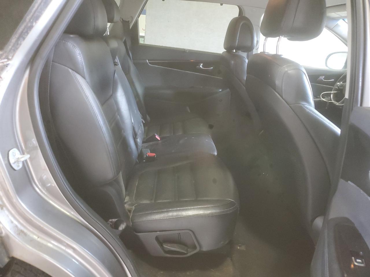 2016 KIA SORENTO