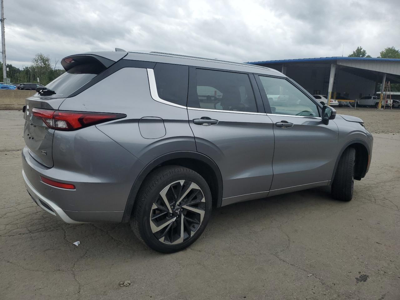 2022 MITSUBISHI outlander