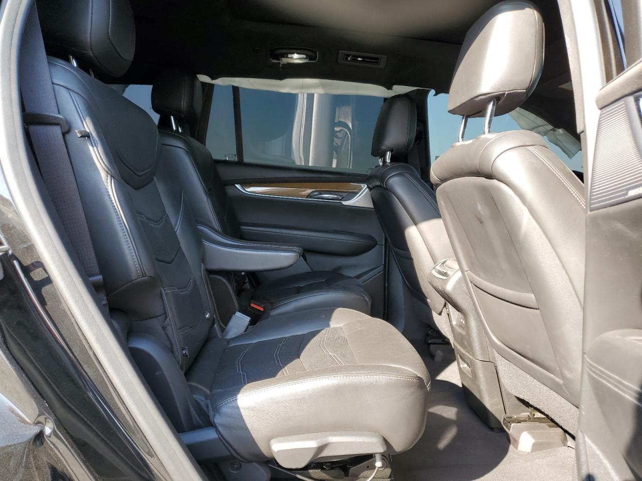 2021 CADILLAC XT6