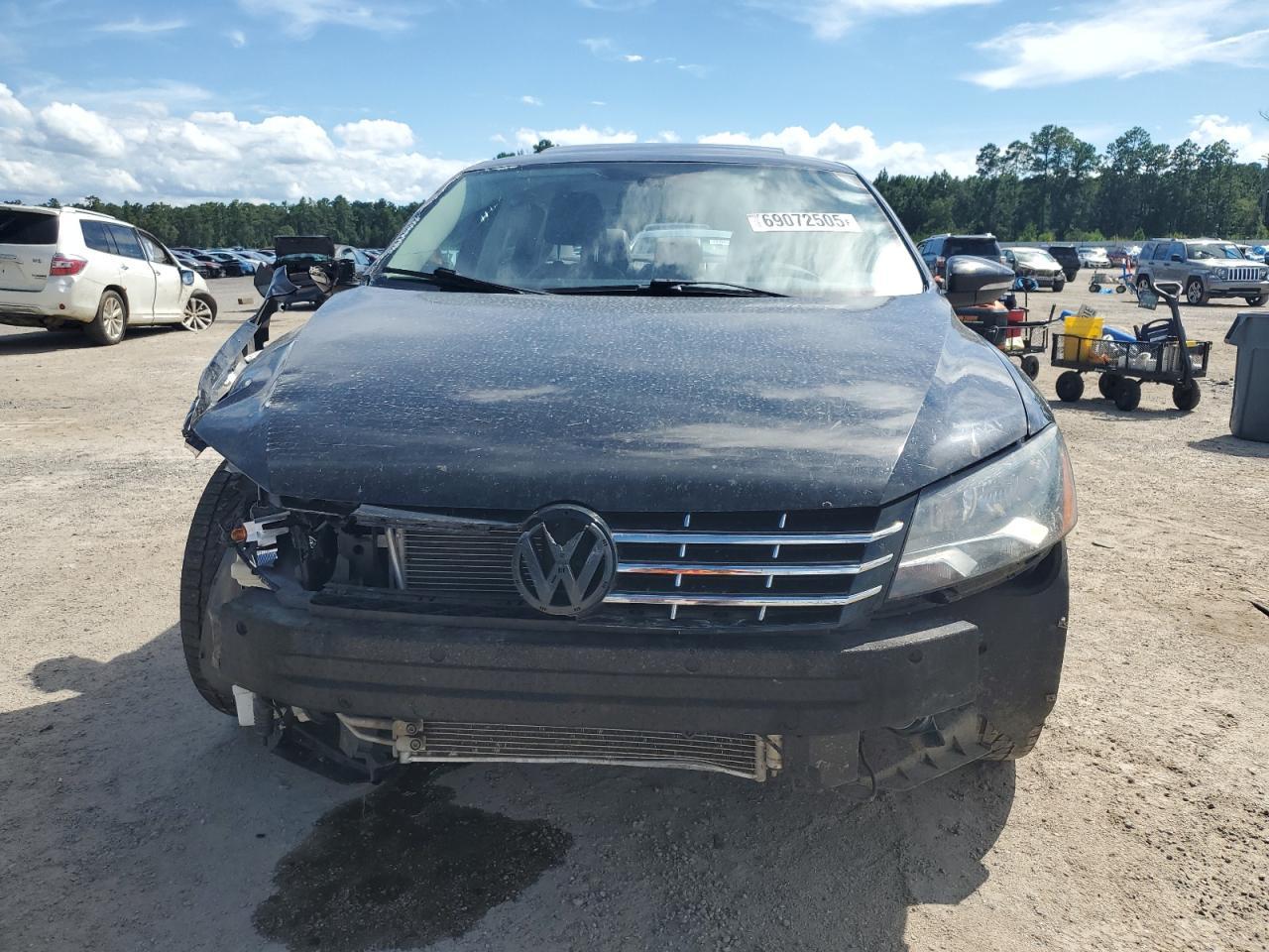 2012 VOLKSWAGEN Passat