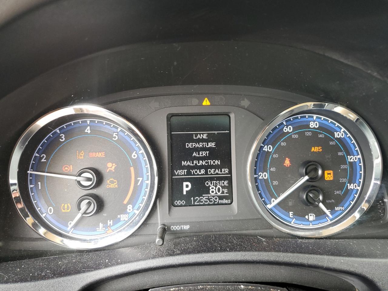 2018 TOYOTA COROLLA