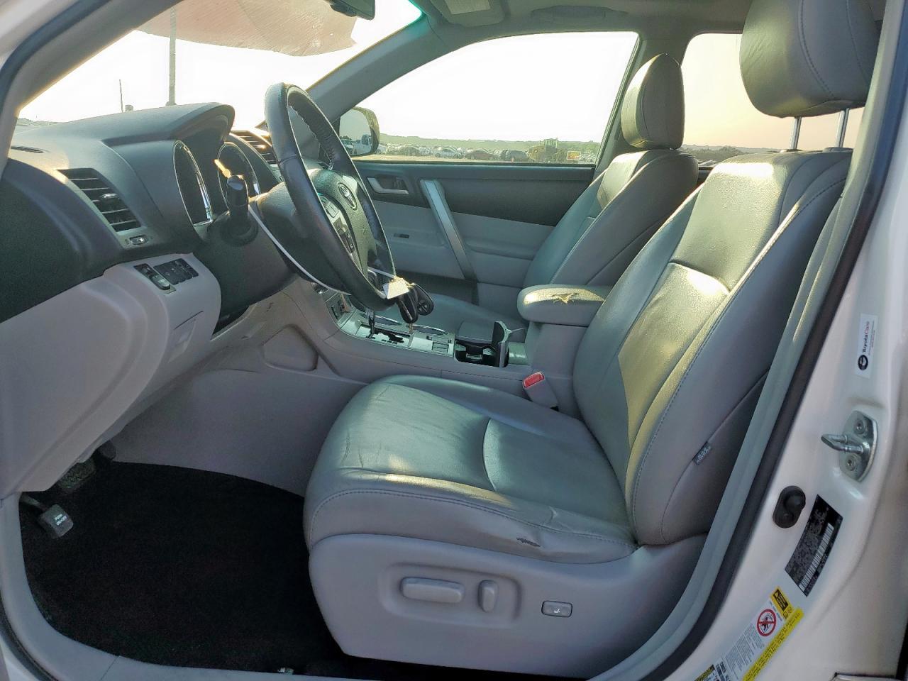 2012 TOYOTA HIGHLANDER