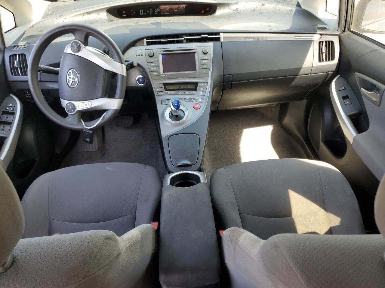 2014 TOYOTA Prius Plug-In