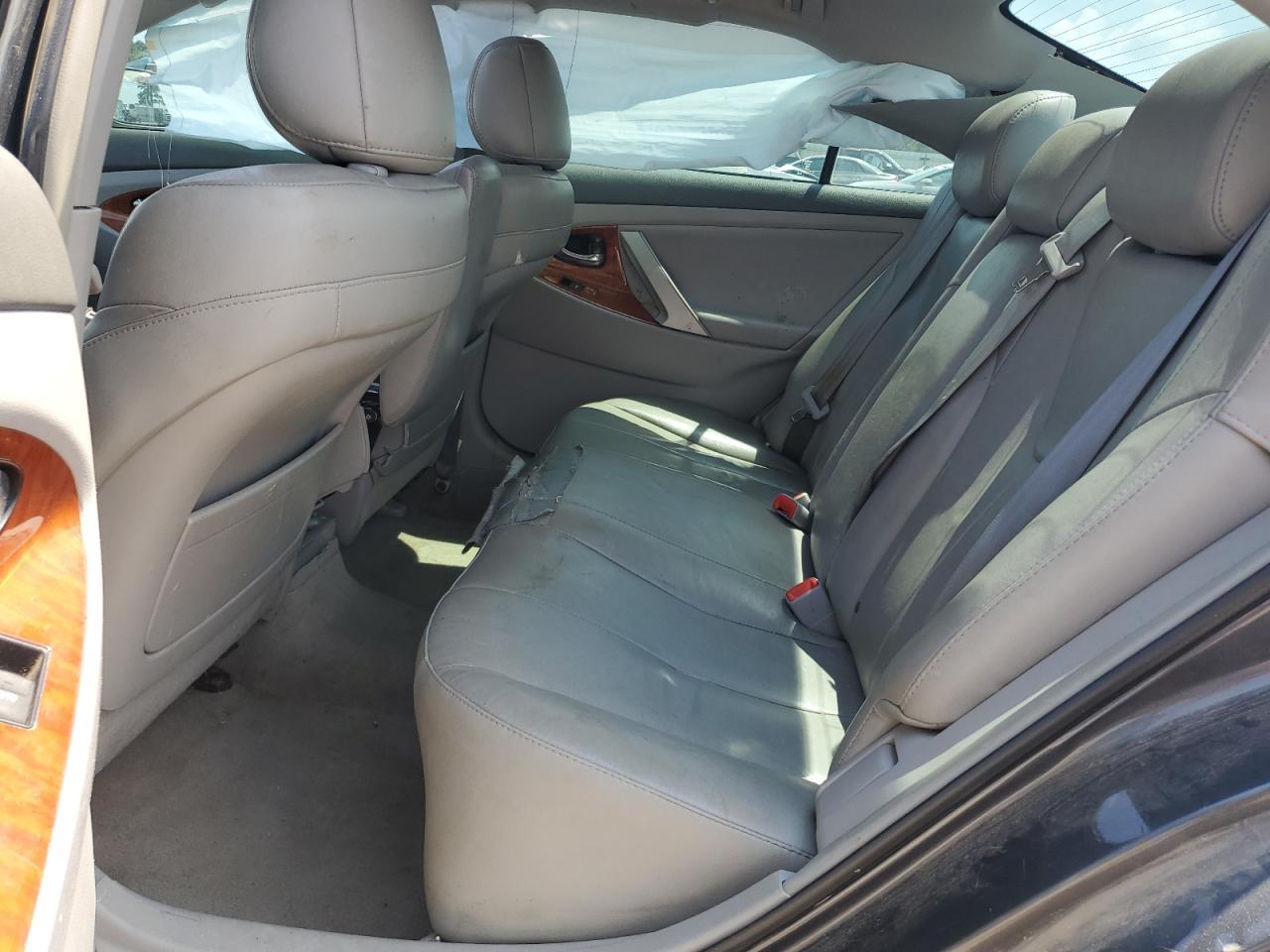 2011 TOYOTA CAMRY