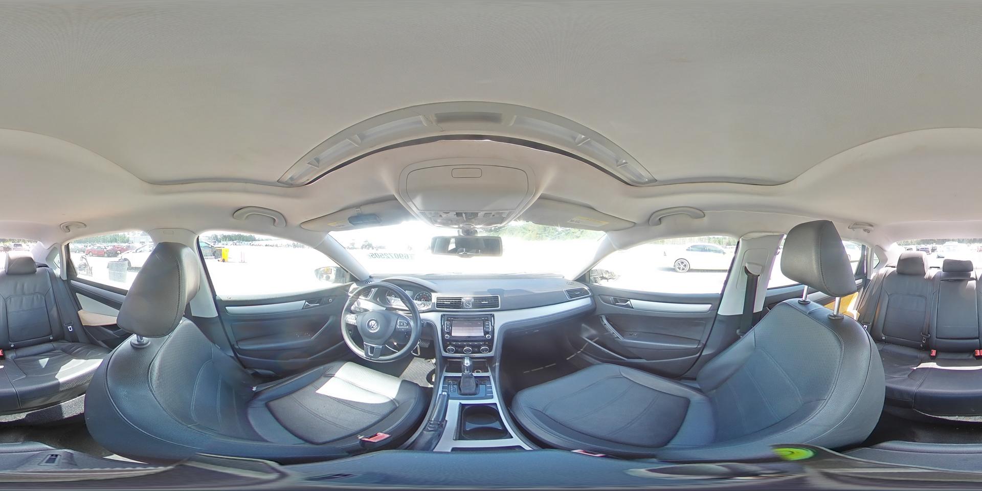 2012 VOLKSWAGEN Passat