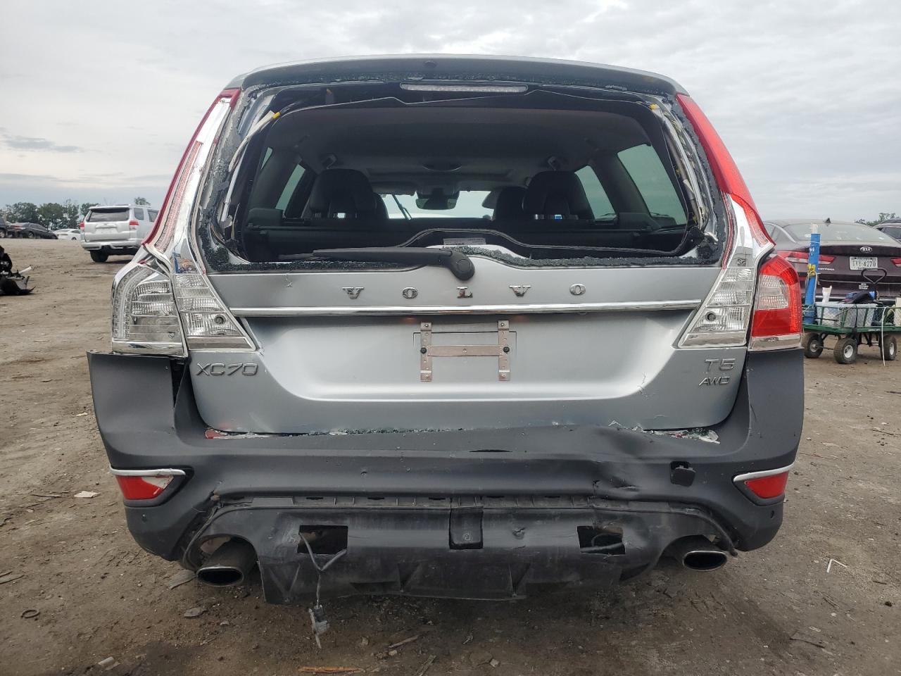 2016 VOLVO XC70
