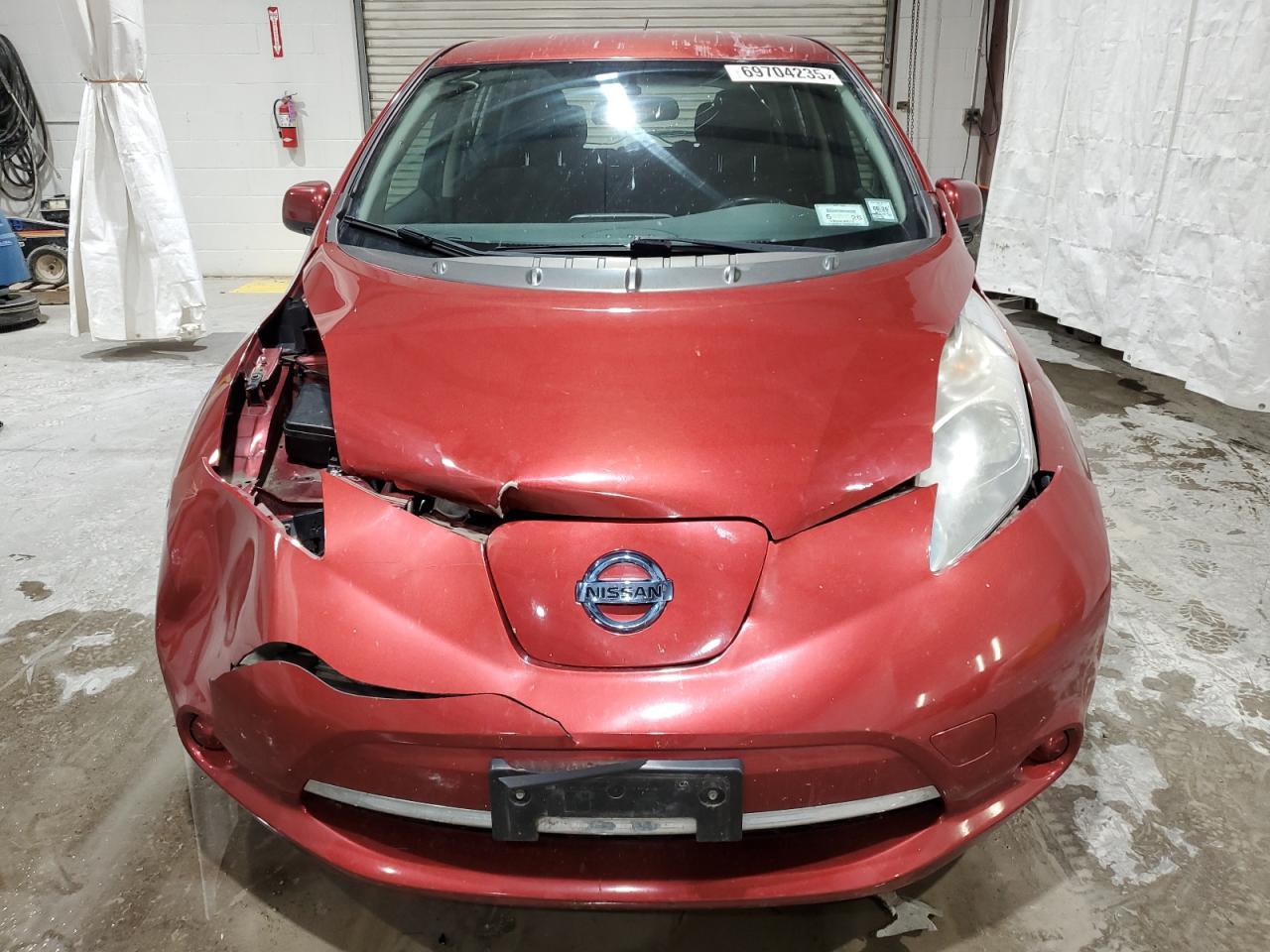 2015 NISSAN LEAF