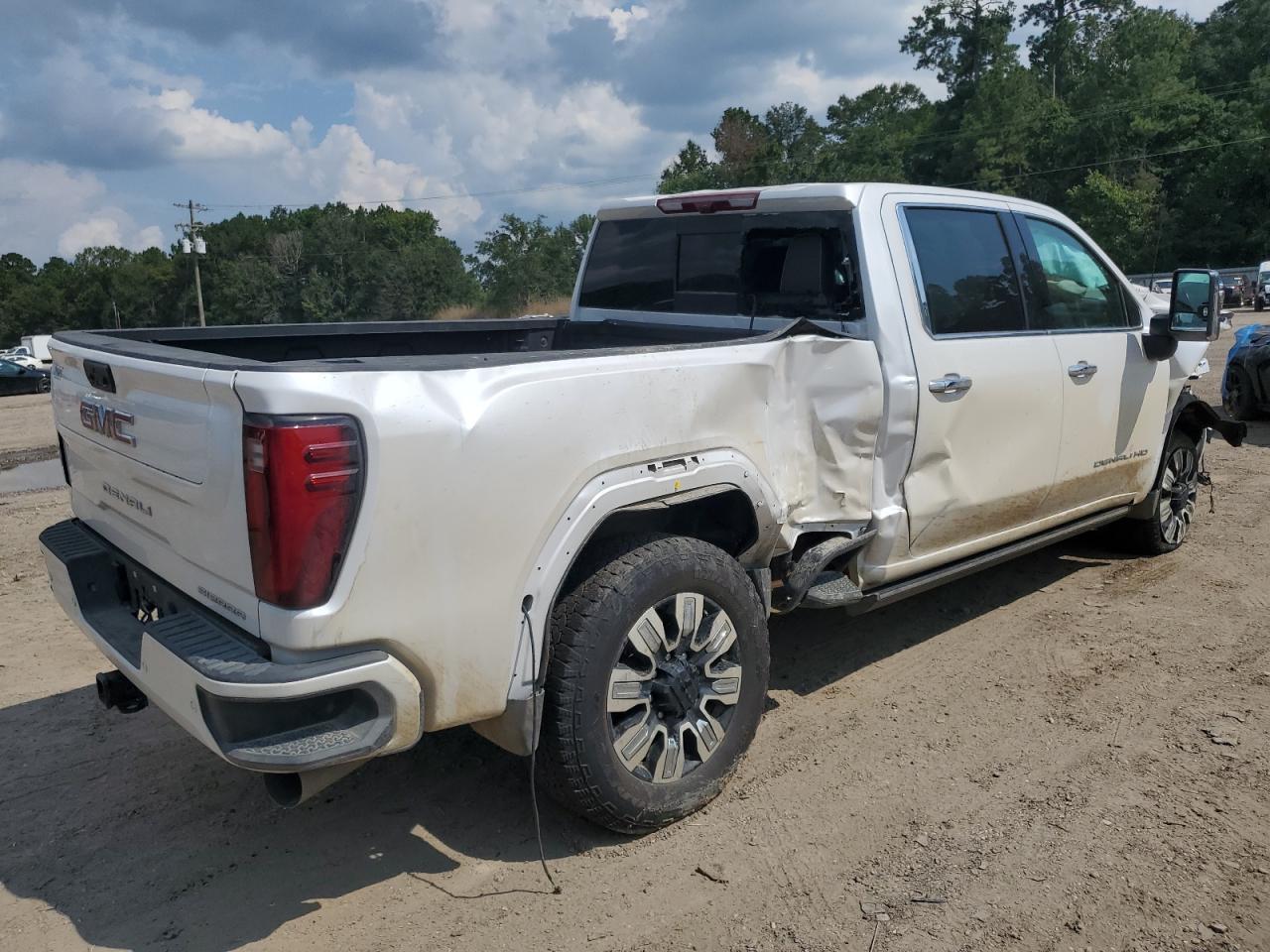 2025 GMC Sierra
