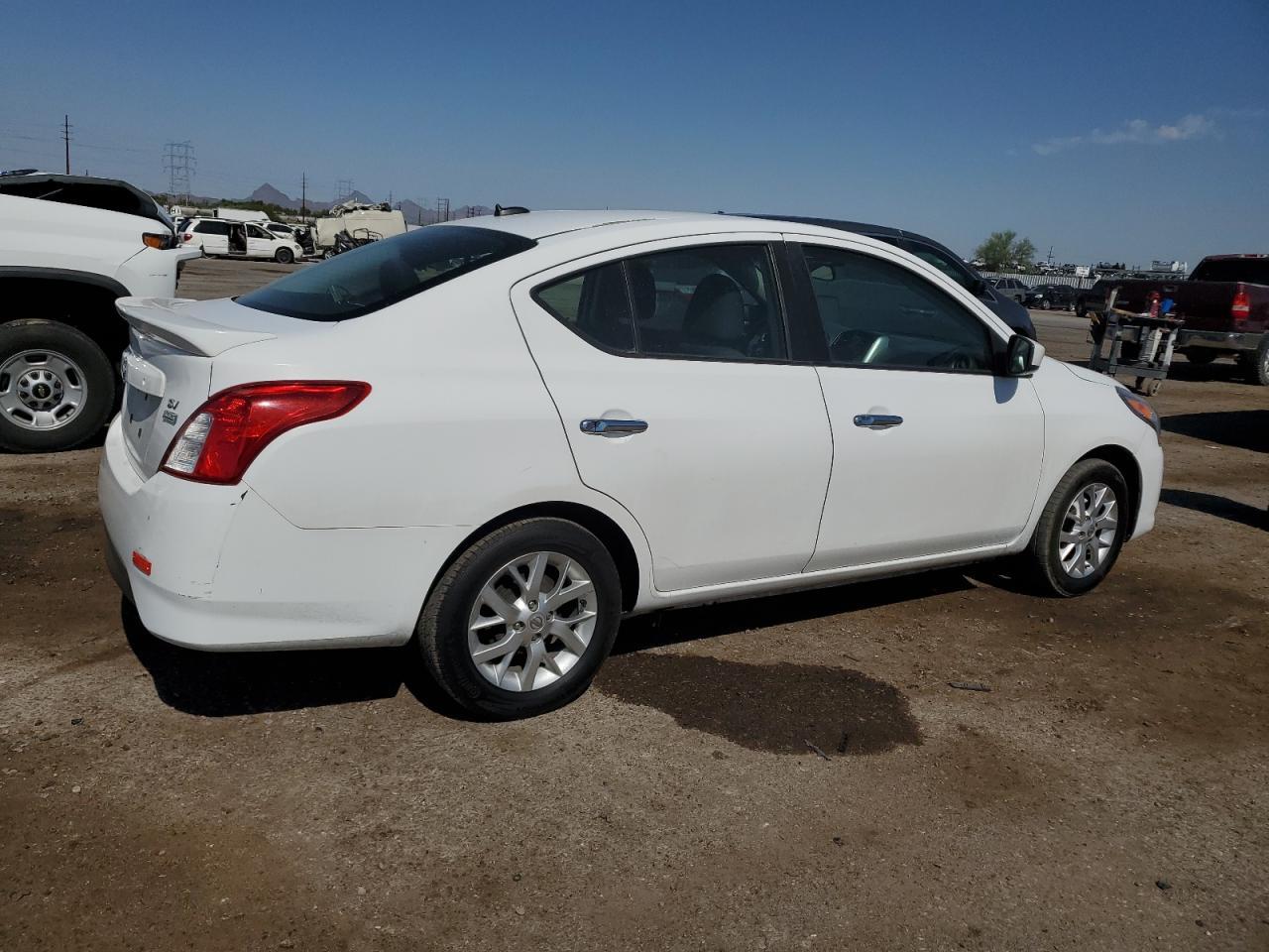 2018 NISSAN VERSA