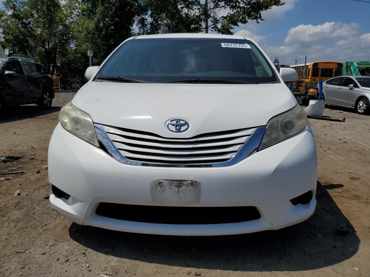2015 TOYOTA SIENNA