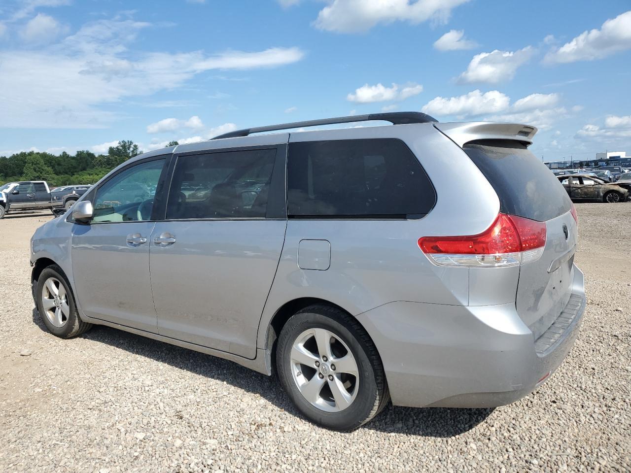 2014 TOYOTA SIENNA