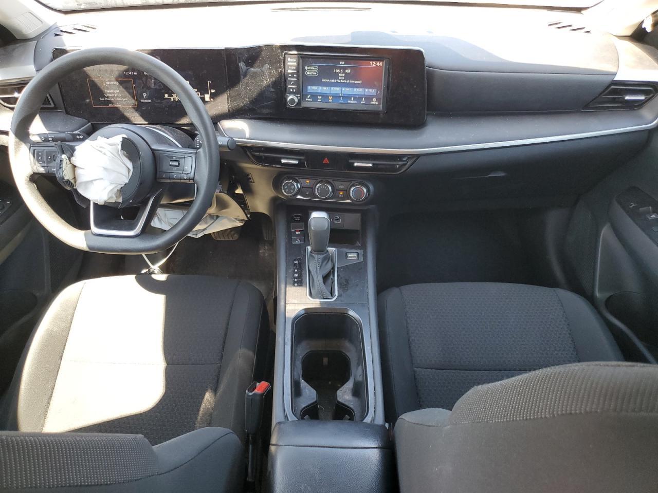 2025 NISSAN KICKS