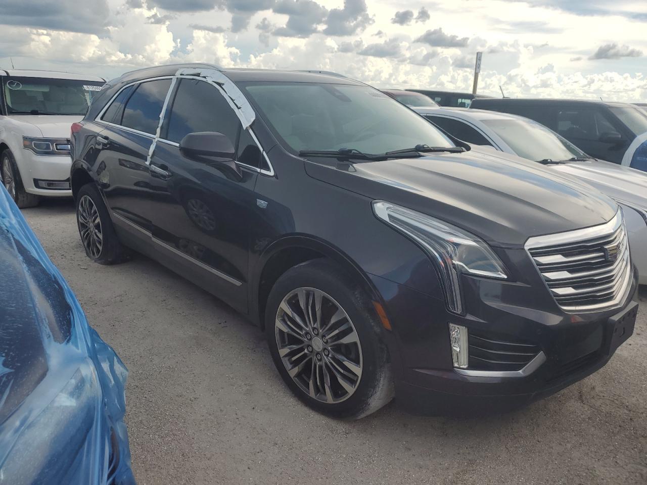 2017 CADILLAC XT5