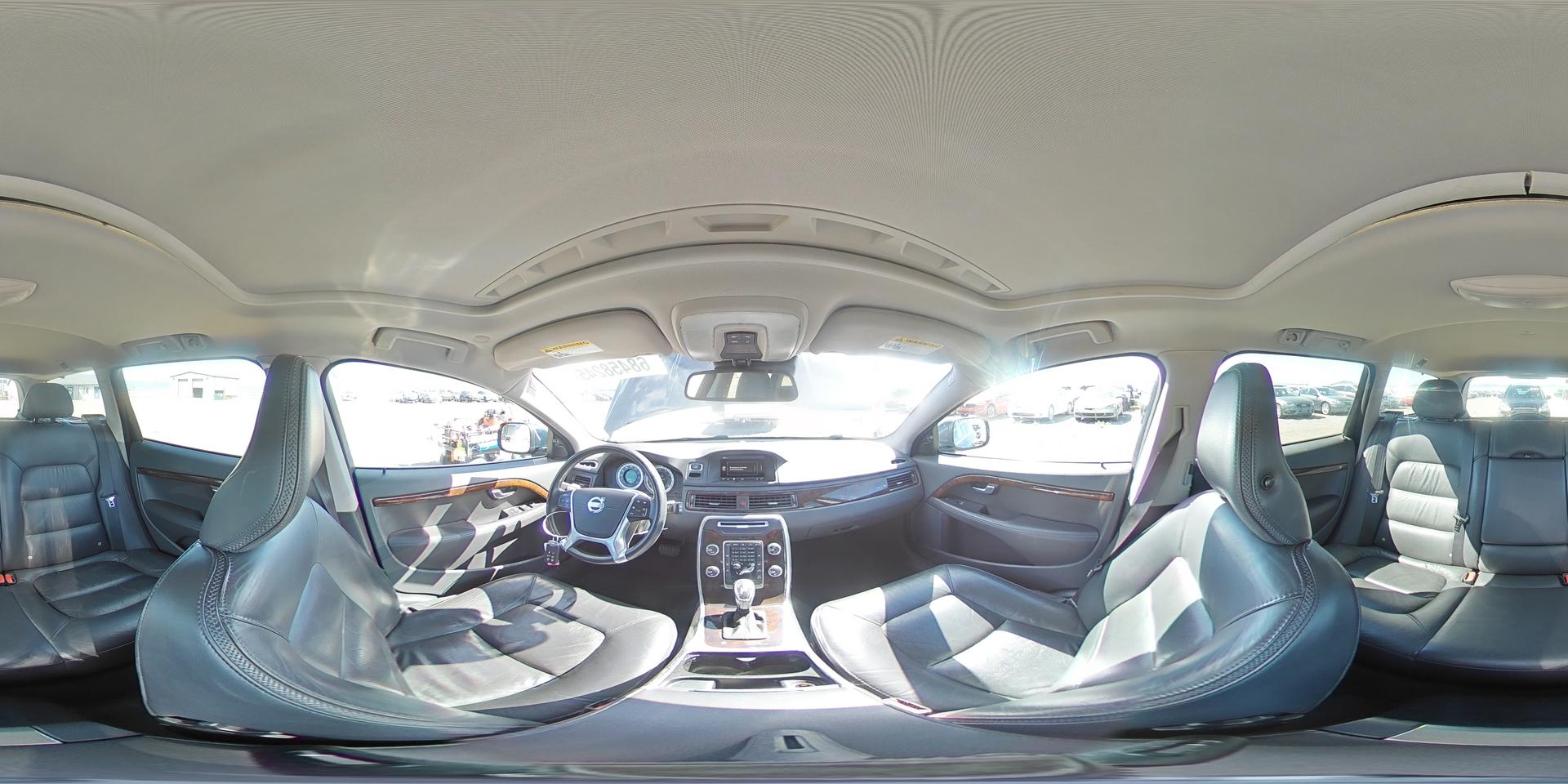 2013 VOLVO XC70