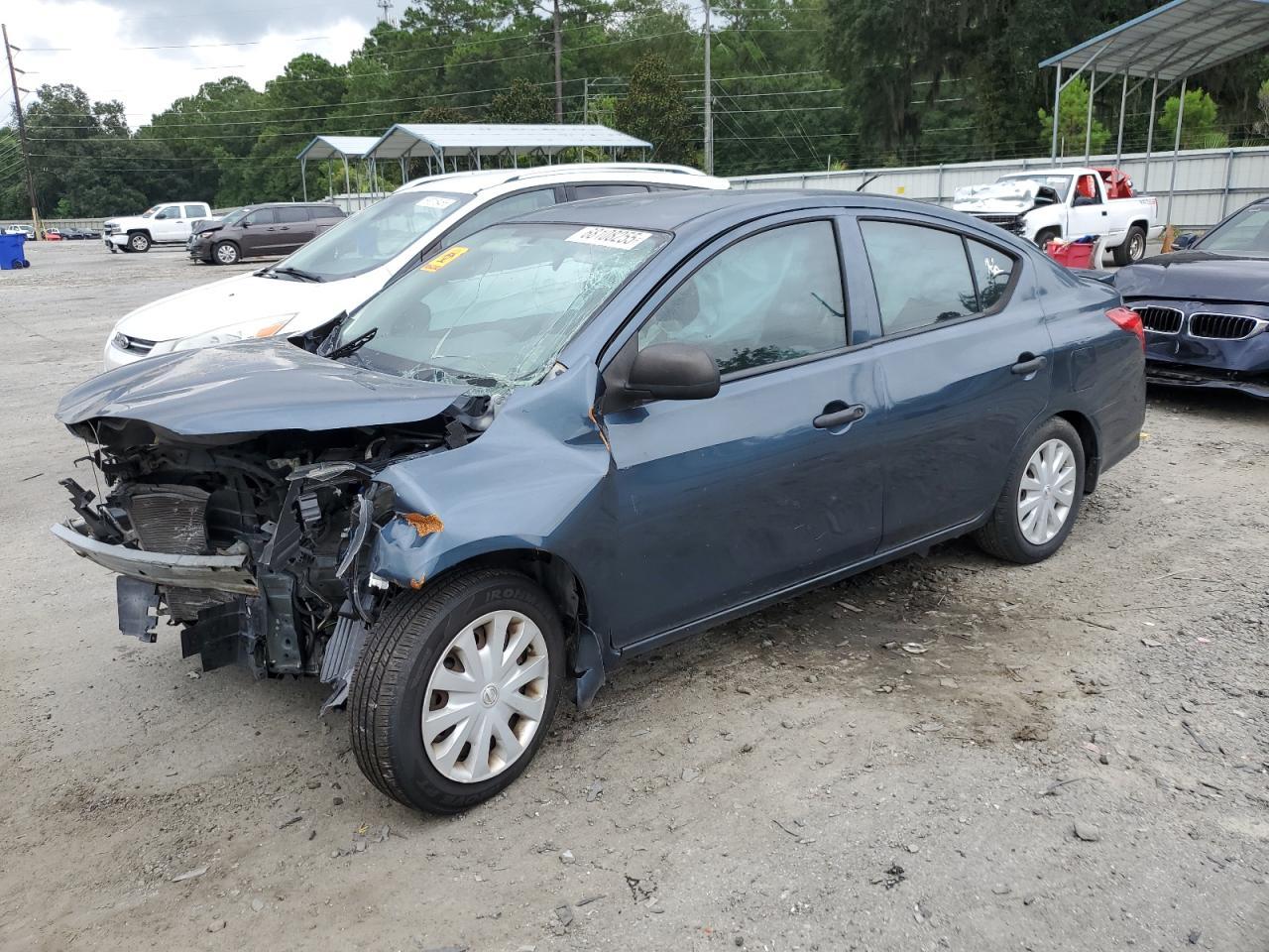 2015 NISSAN VERSA