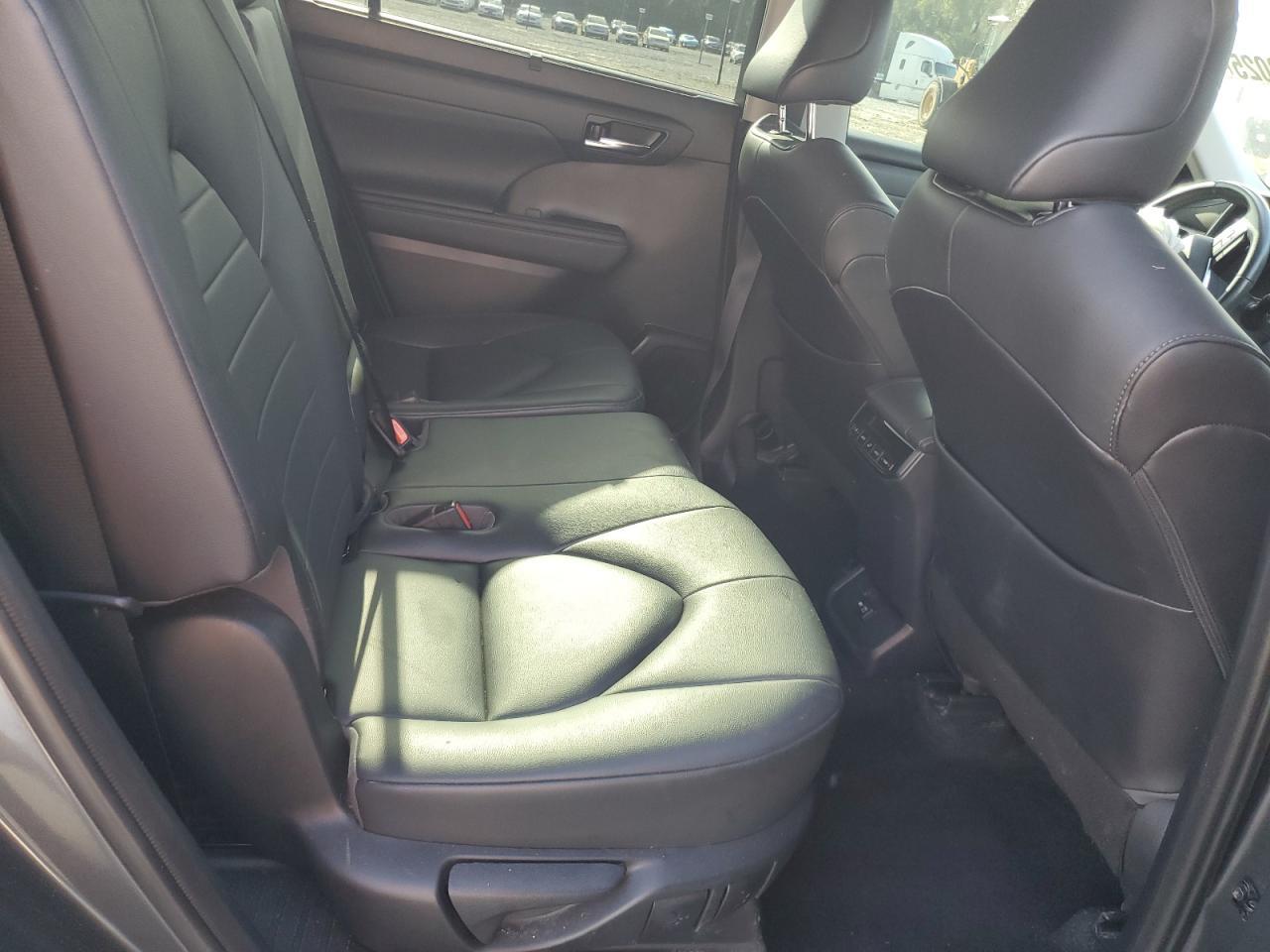 2020 TOYOTA HIGHLANDER