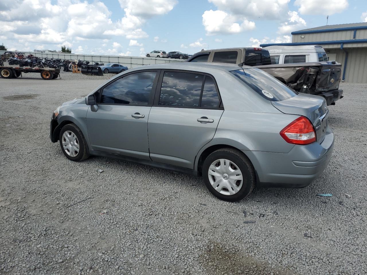 2011 NISSAN VERSA