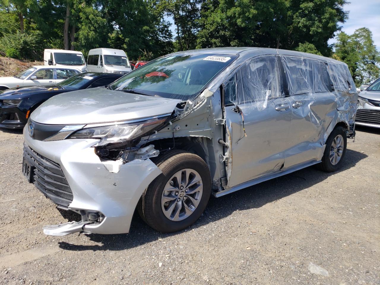 2023 TOYOTA SIENNA