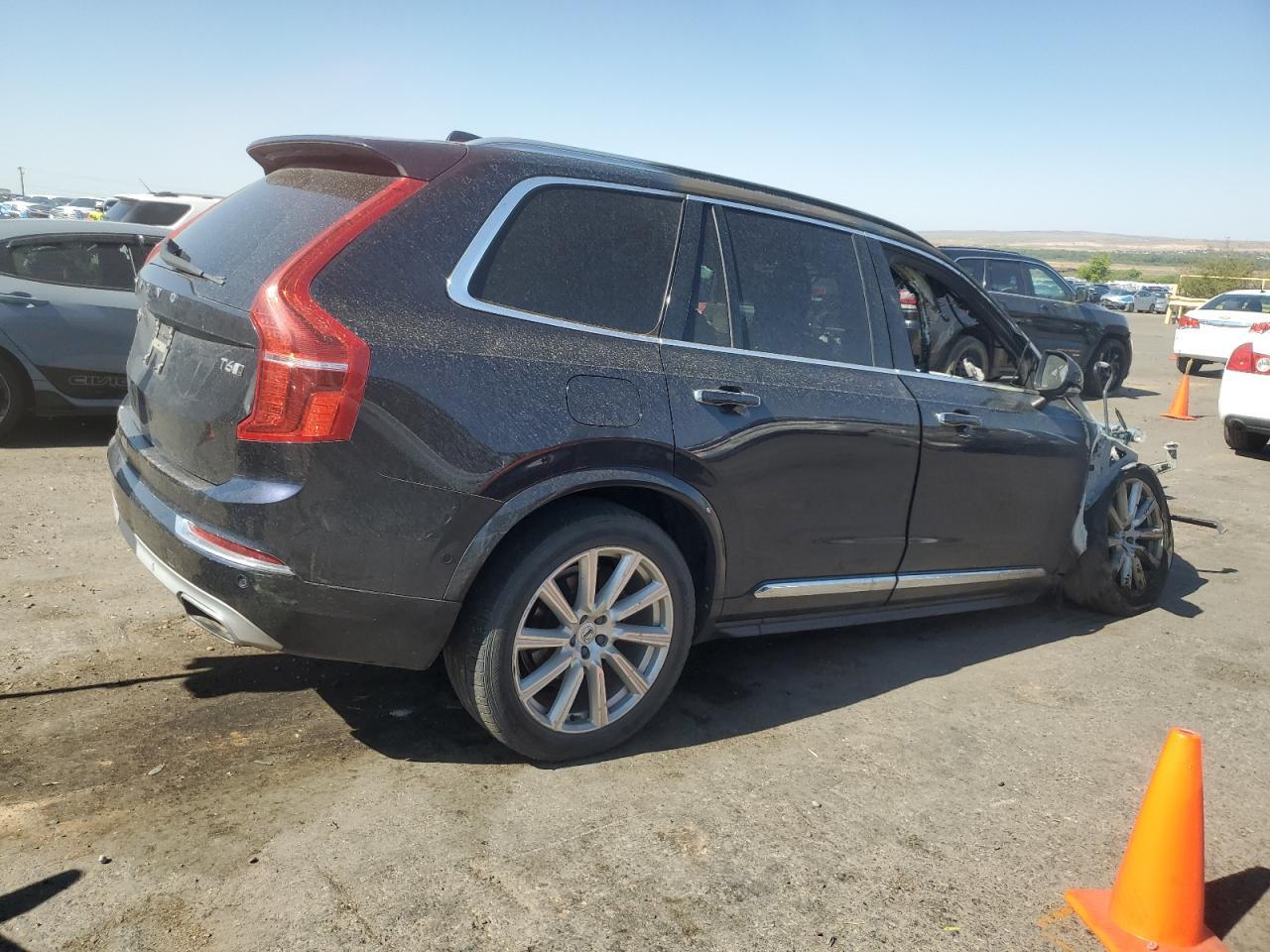 2016 VOLVO XC90