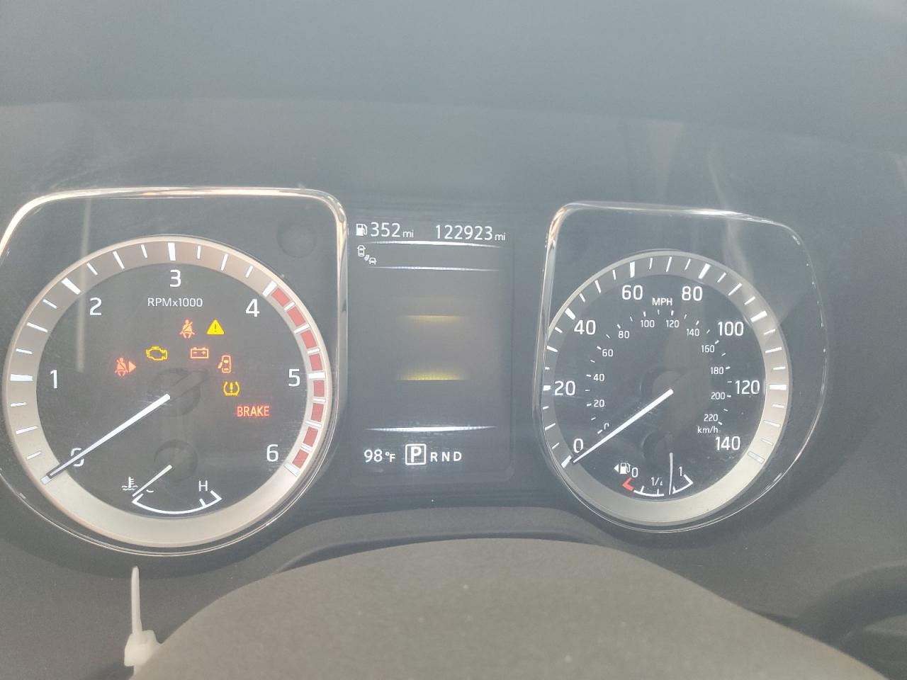 2016 NISSAN Titan