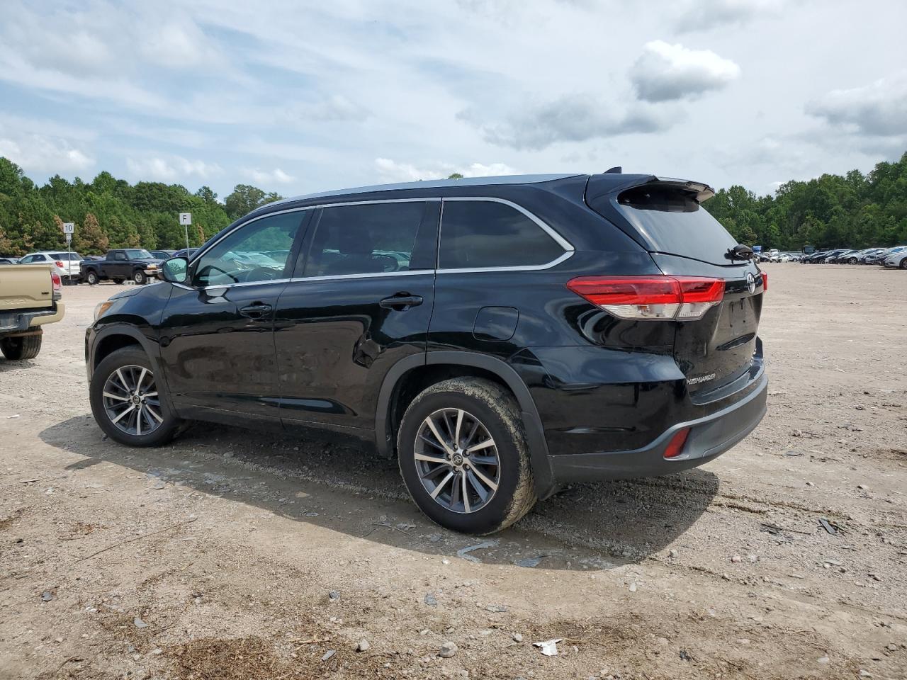 2017 TOYOTA HIGHLANDER