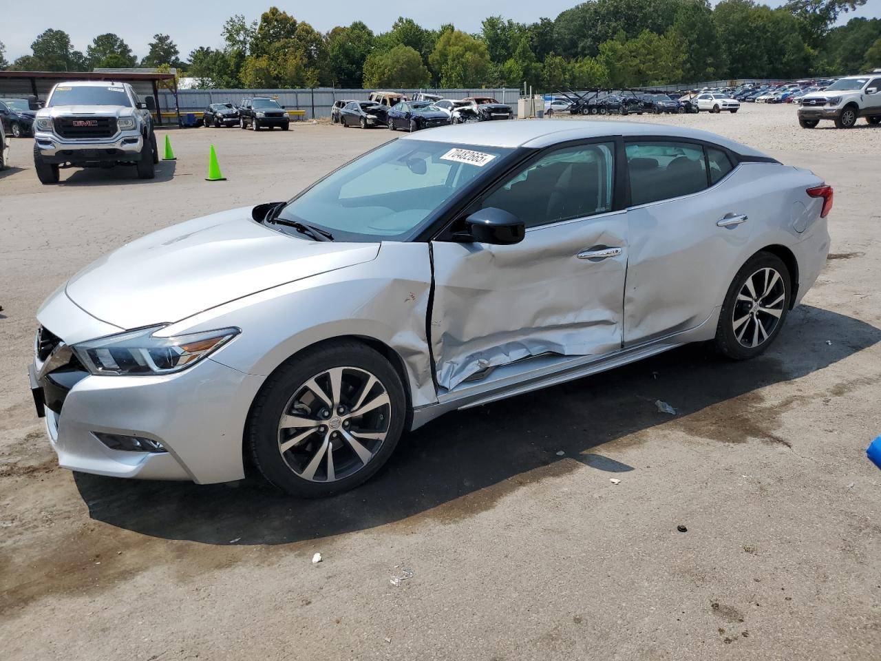 2017 NISSAN Maxima