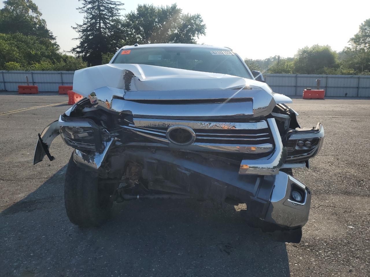2016 TOYOTA TUNDRA