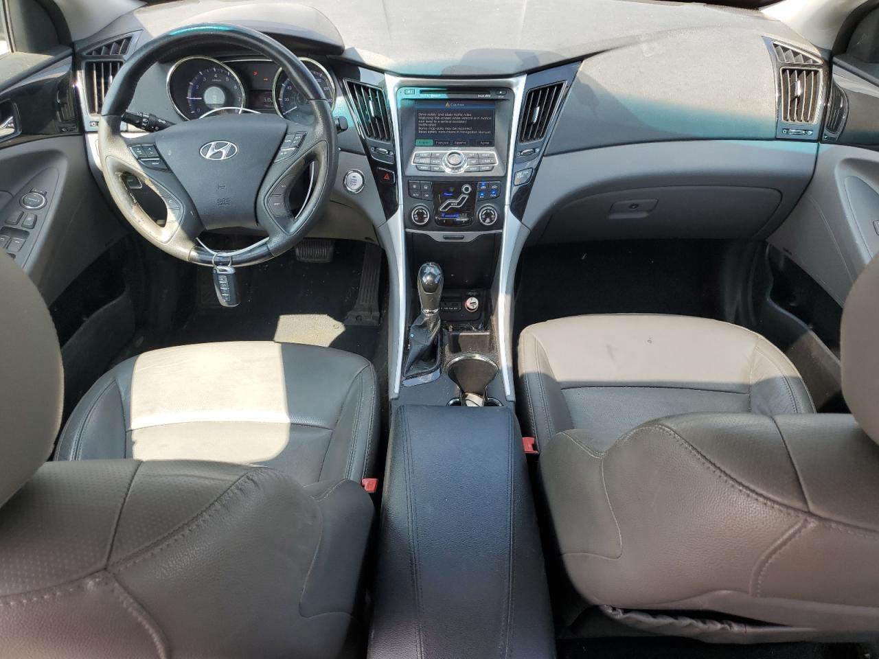2011 HYUNDAI SONATA