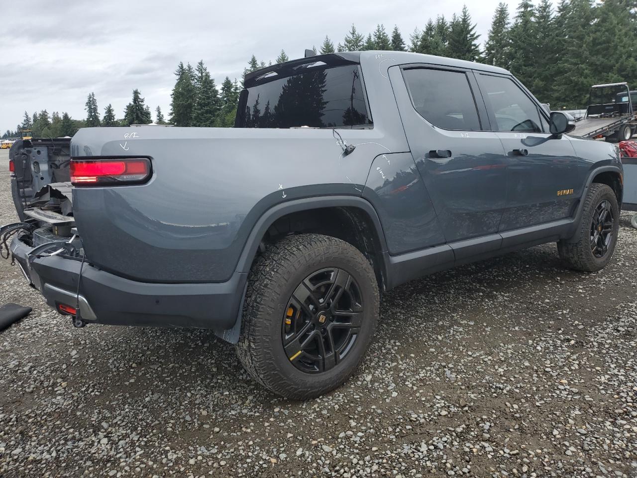 2023 RIVIAN R1t