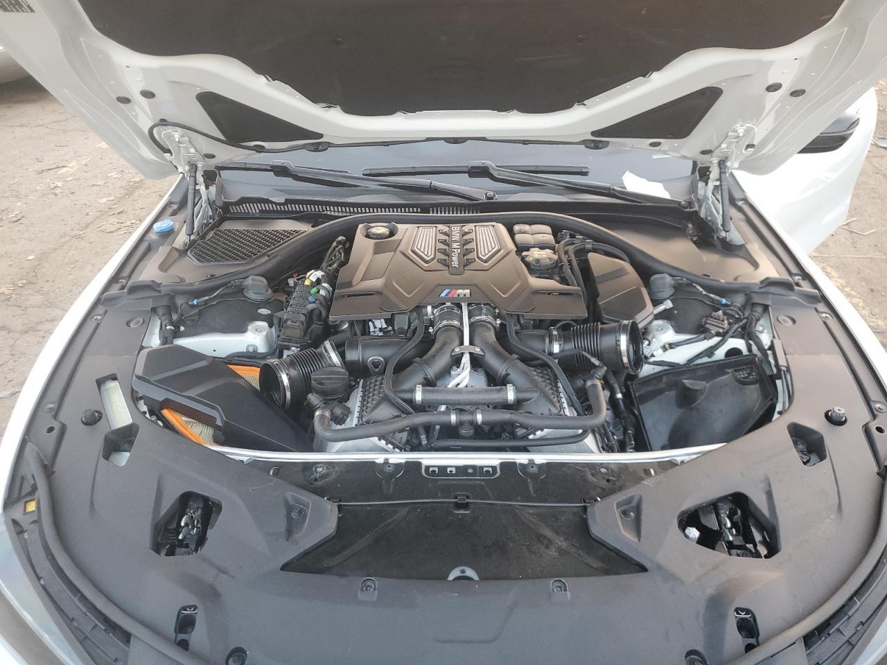 2023 BMW M8